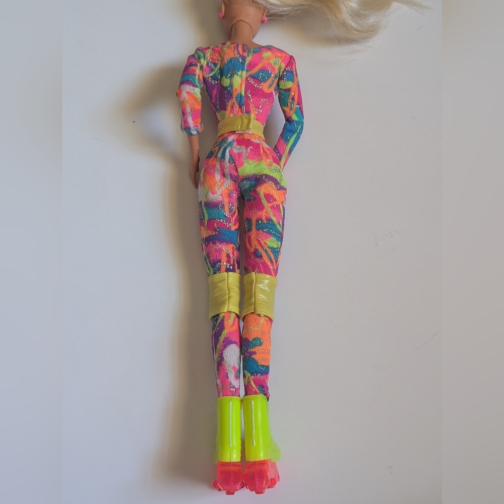 vintage 1994 Hot Skatin Barbie - Picture 8 of 12